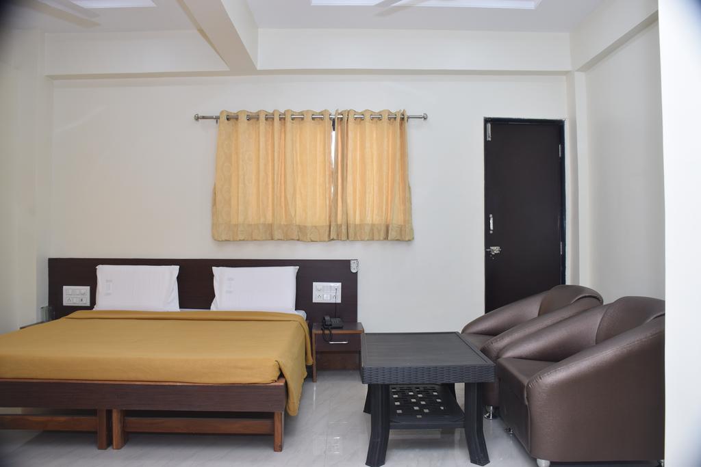 Hotel Shivneri Durvankur Lodge-Super Delux